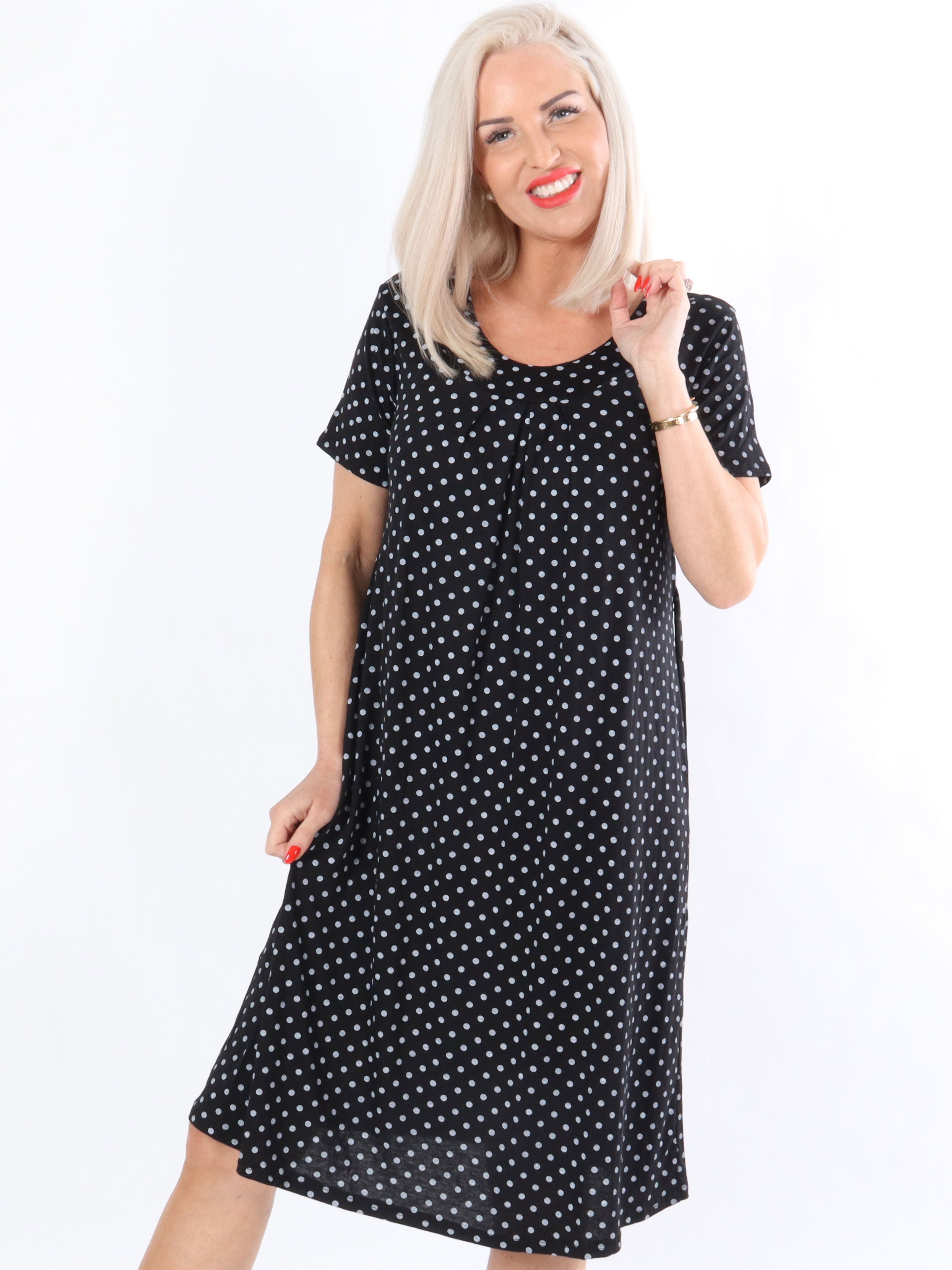 Savanna - Svart klänning med prickar och slips